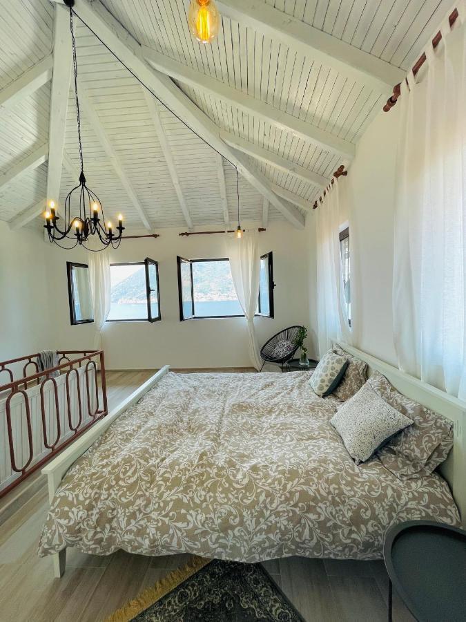 Chic Sea Front Apartment With Breathtaking Kotor Bay View Donji Stoliv Exterior foto