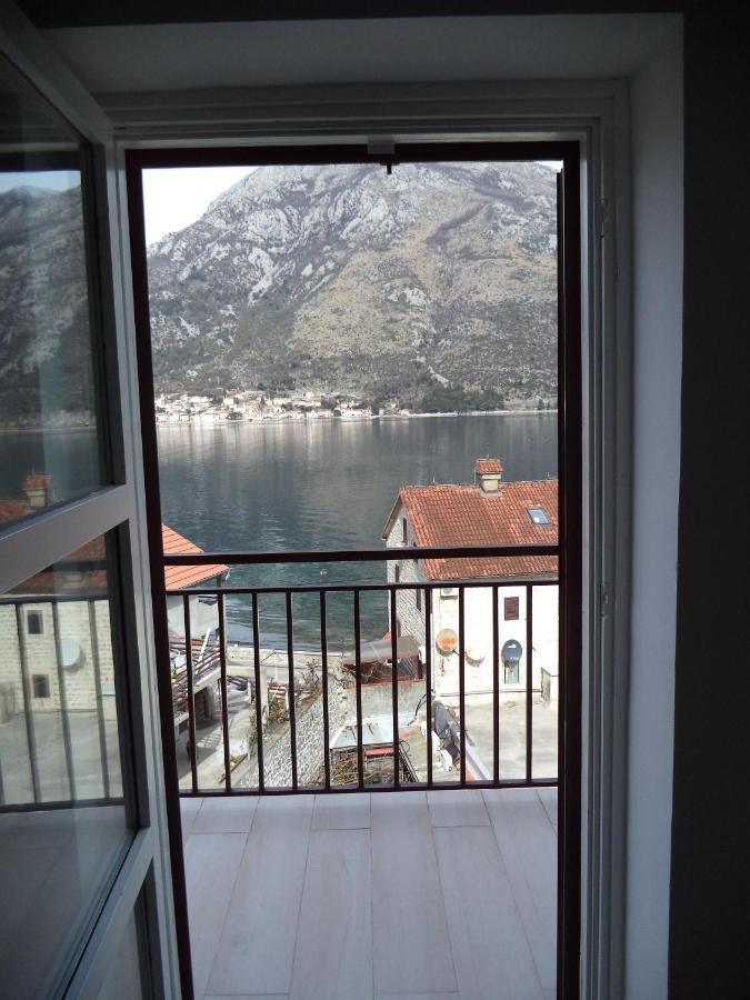Chic Sea Front Apartment With Breathtaking Kotor Bay View Donji Stoliv Exterior foto